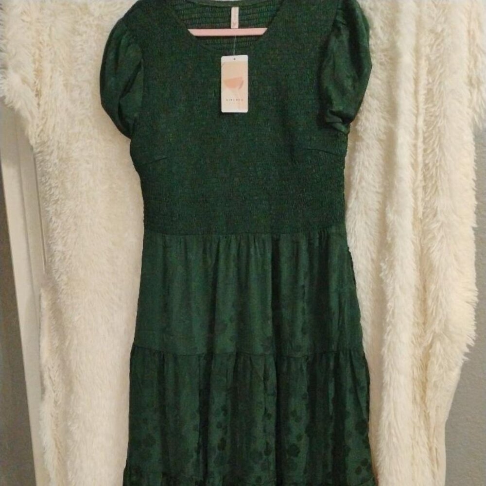 Women’s Emerald Green Maxi Dress with Puff Sleeves